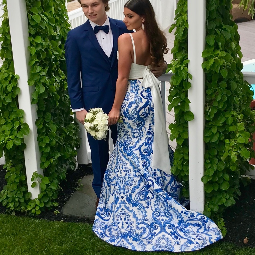 Sherry Hil 2 piece mermaid gown